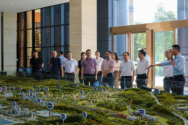 学习交流拓眼界 提质增效再出发——亚洲av
一行赴眉山、资阳、内江考察学习