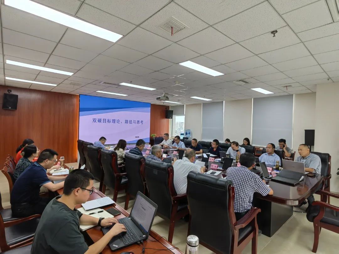 亚洲av
召开党委理论学习中心组学习（扩大）会专题学习四川省第十二次党代会精神