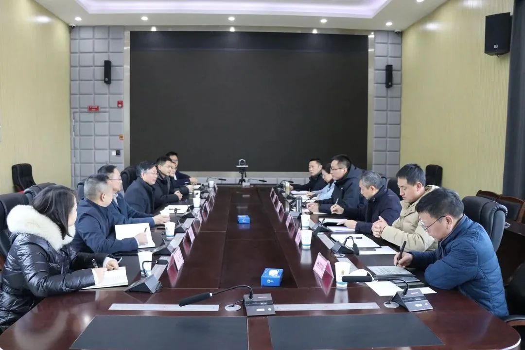 凝心聚力谋发展 携手同心再出发——亚洲av
与市住建局、市交通局、市国资委谋划部署2023年工作