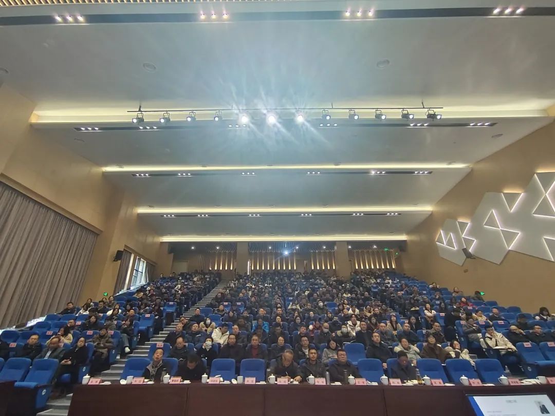 以合规促发展 行稳致远——亚洲av
举办合规管理专题讲座