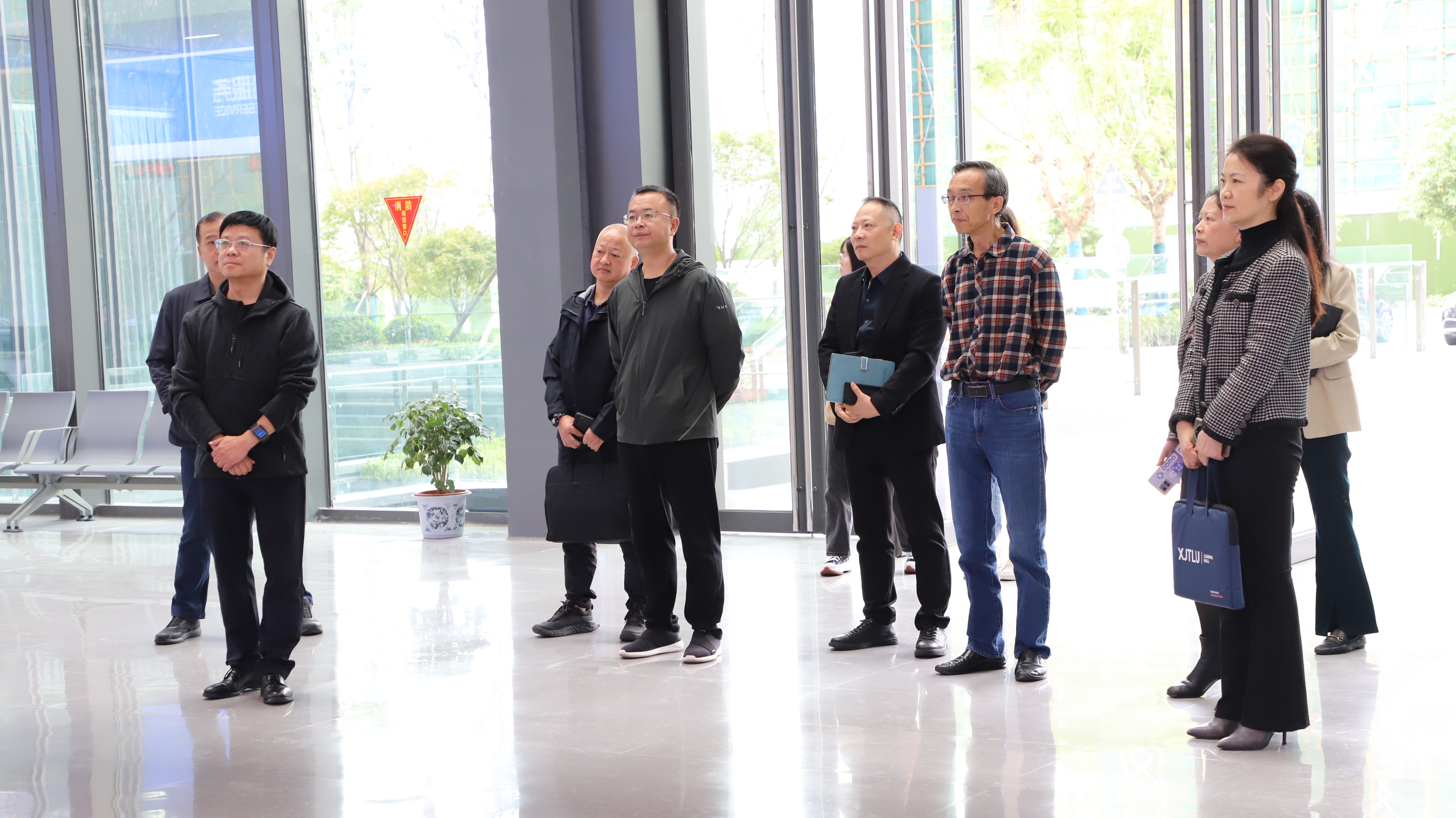 亚洲av
董事会组织外部董事开展调研