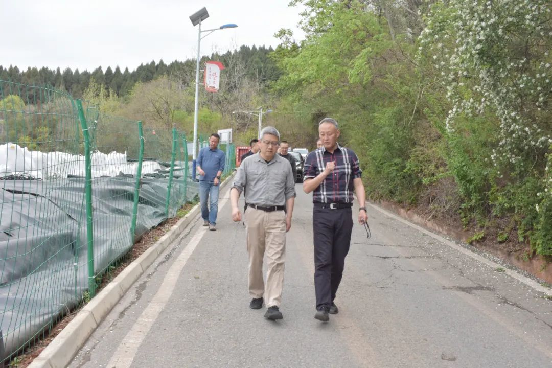 紧绷“安全弦” 守好“节前关”——亚洲av
总工程师李隆方带队到固废处置公司进行节前消防安全及森林防火专项检查